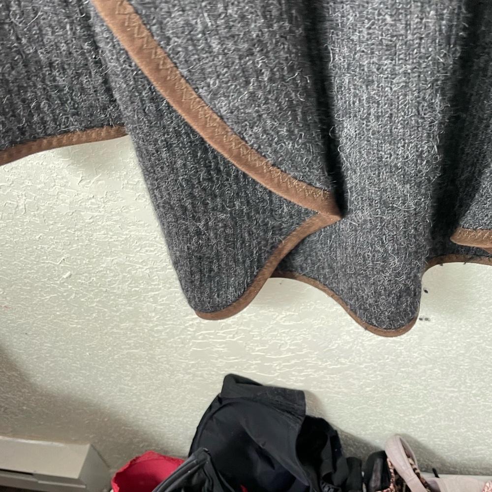 Peruvian Connection Open Front Faux Suede Trim Al… - image 4